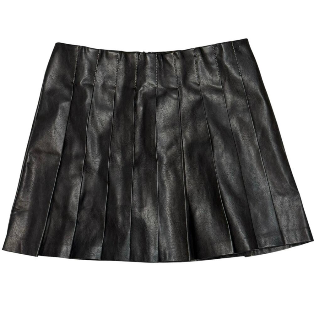 Faux Pleated Leather Skirt Black M Grunge Goth Y2K 90s City Chic Fall Skirt